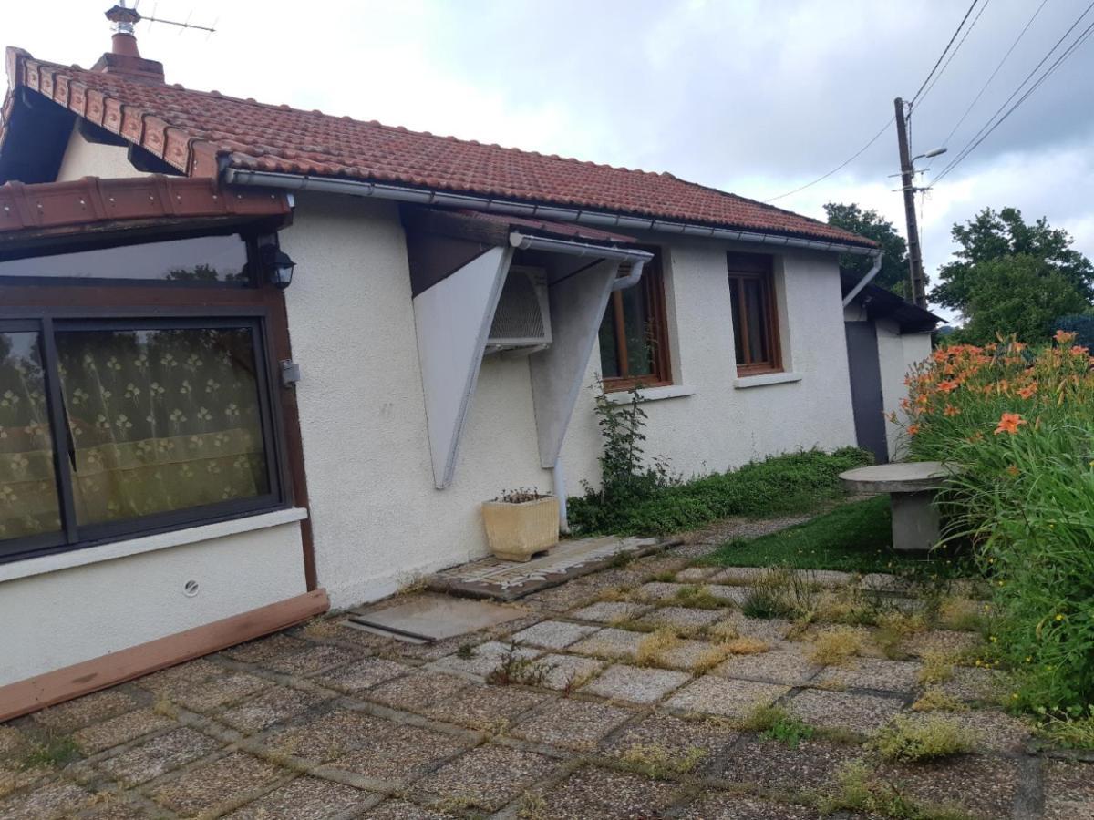 maison a la campagne avec piscine Flayat Esterno foto