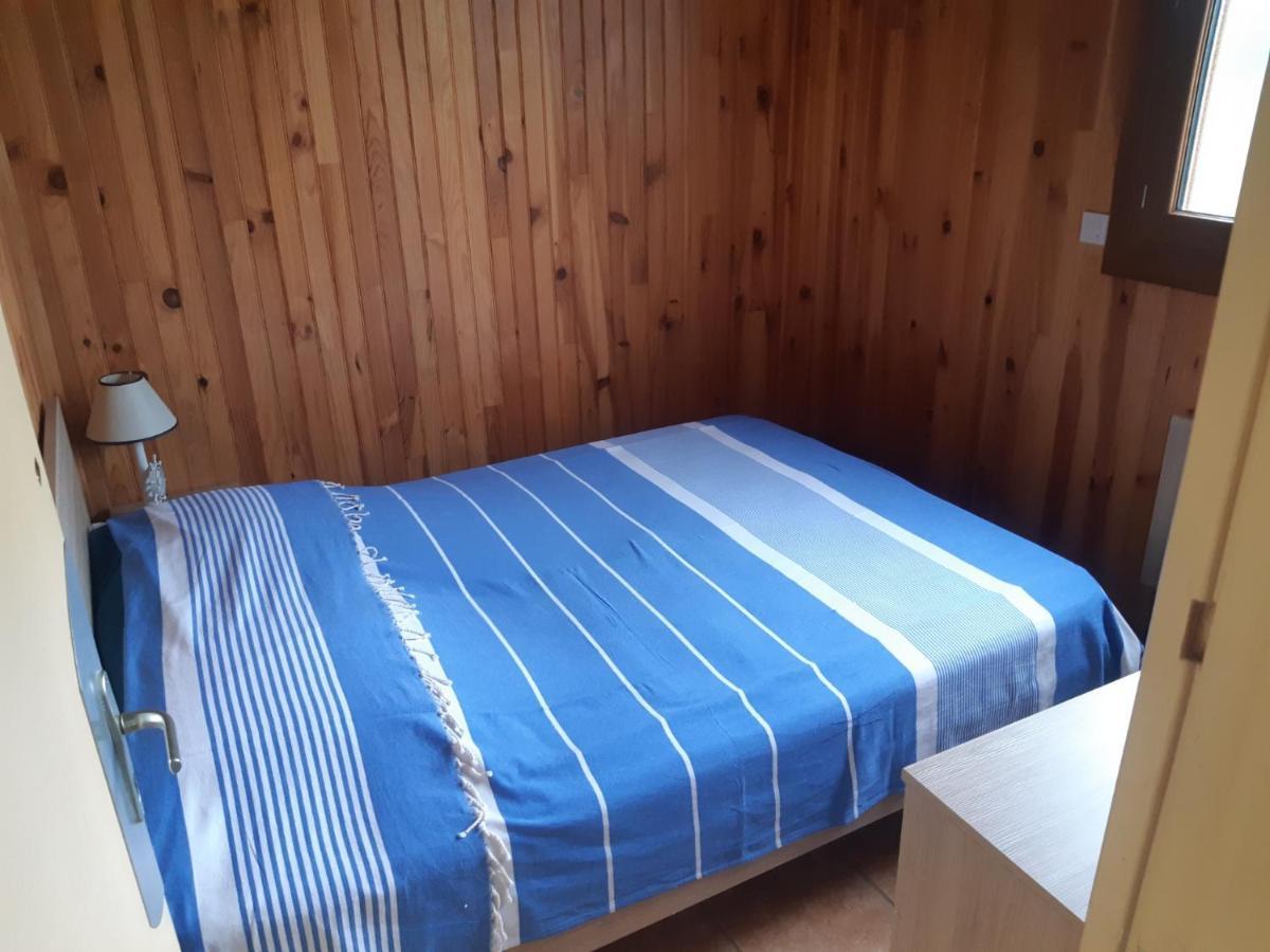 maison a la campagne avec piscine Flayat Esterno foto